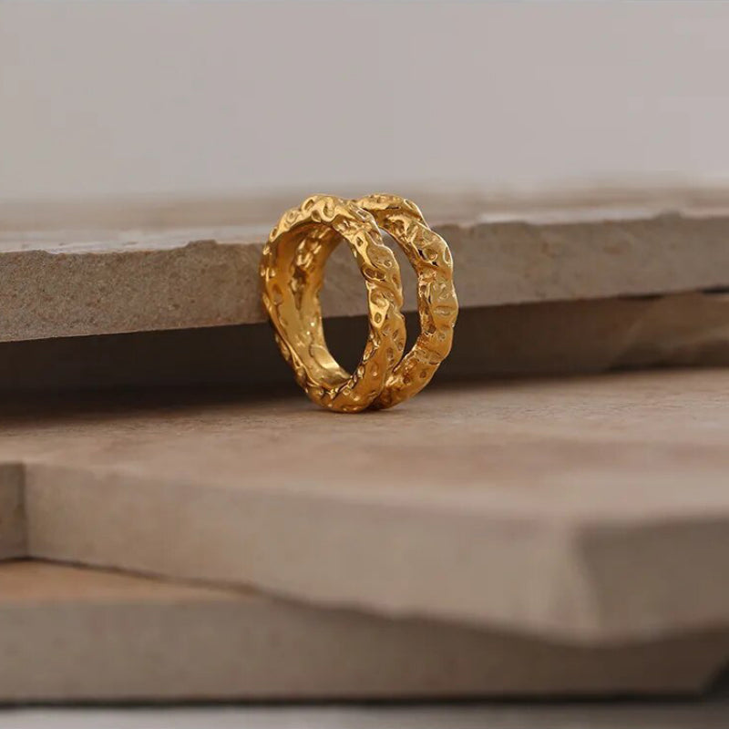 Fabelhafte strukturierte Ringe aus Edelstahl