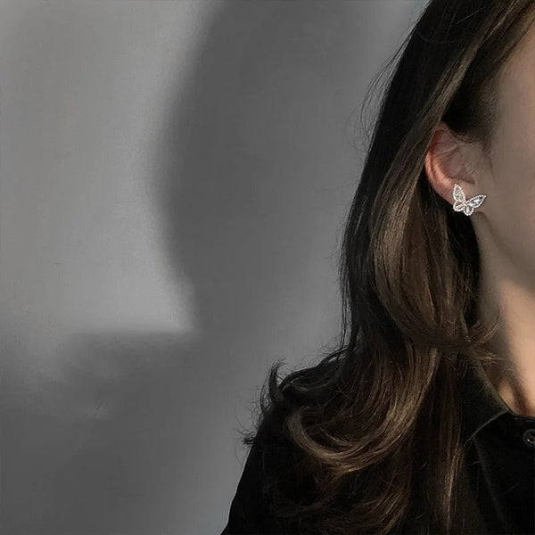 Chavri - Flatterhafte Zirkonia-Ohrringe