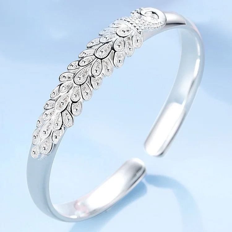 Carmiora - Pfau-Inspiration Offenes Armband
