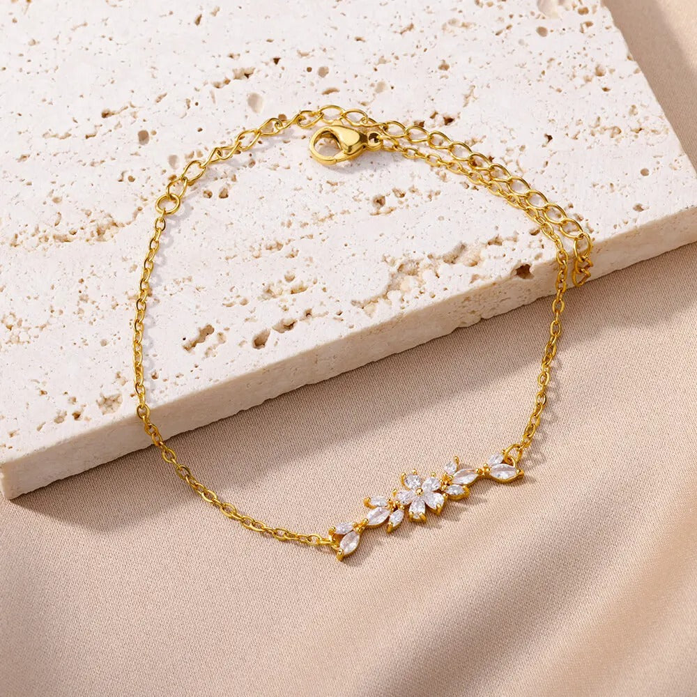 Carmiora - Zirkonia-Blumenarmband