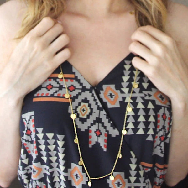 Lange Halskette mit Paillettenanhänger im Bohemian-Stil