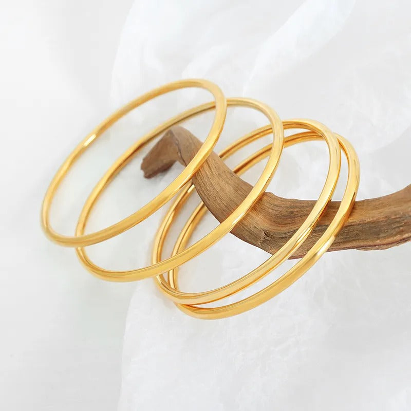 Rundes minimalistisches Edelstahlarmband für Damen