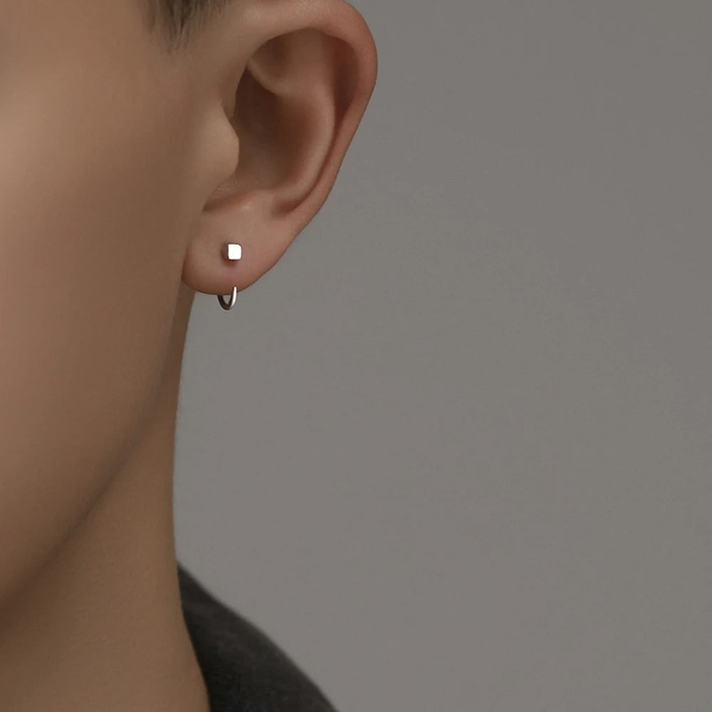 Chavri - Minimalistische quadratische Ohrringe