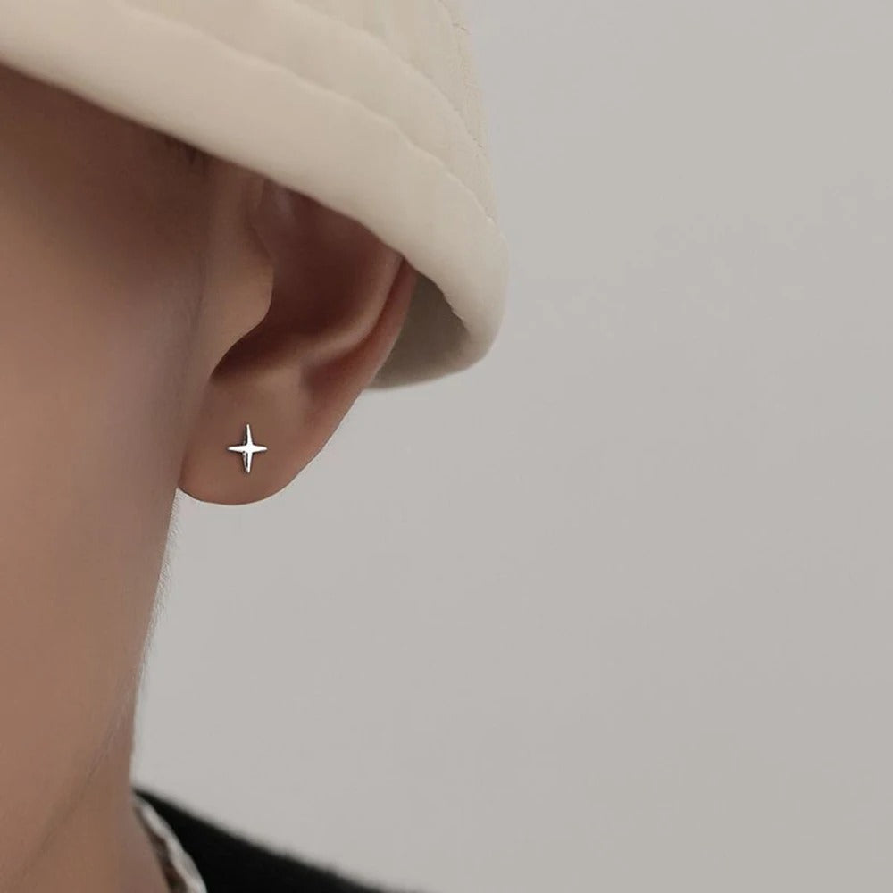 Chavri - Mini Kreuz Ohrstecker