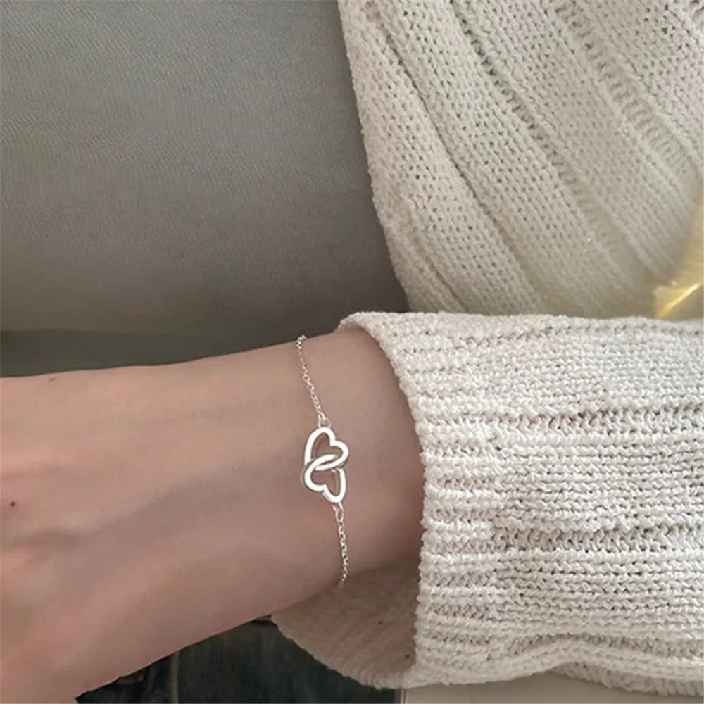 Carmiora - Interlock Hearts Armband