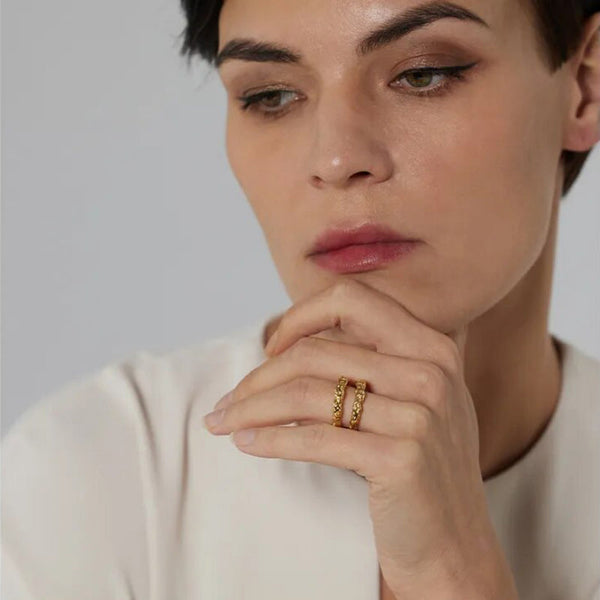 Fabelhafte strukturierte Ringe aus Edelstahl