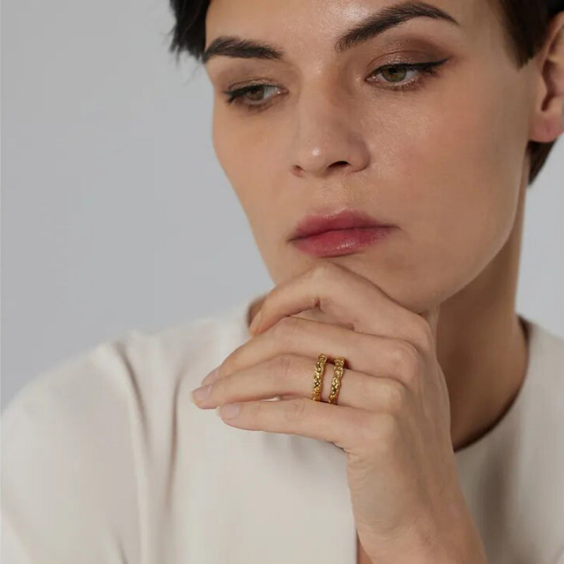 Fabelhafte strukturierte Ringe aus Edelstahl