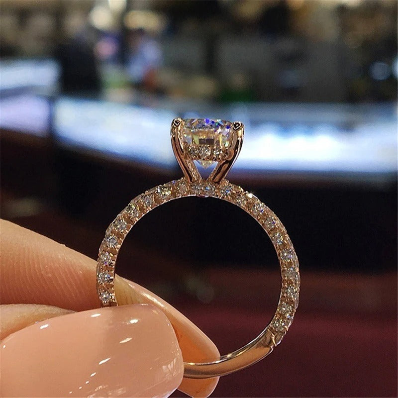 Carmiora - Atemberaubender Ring aus Strass