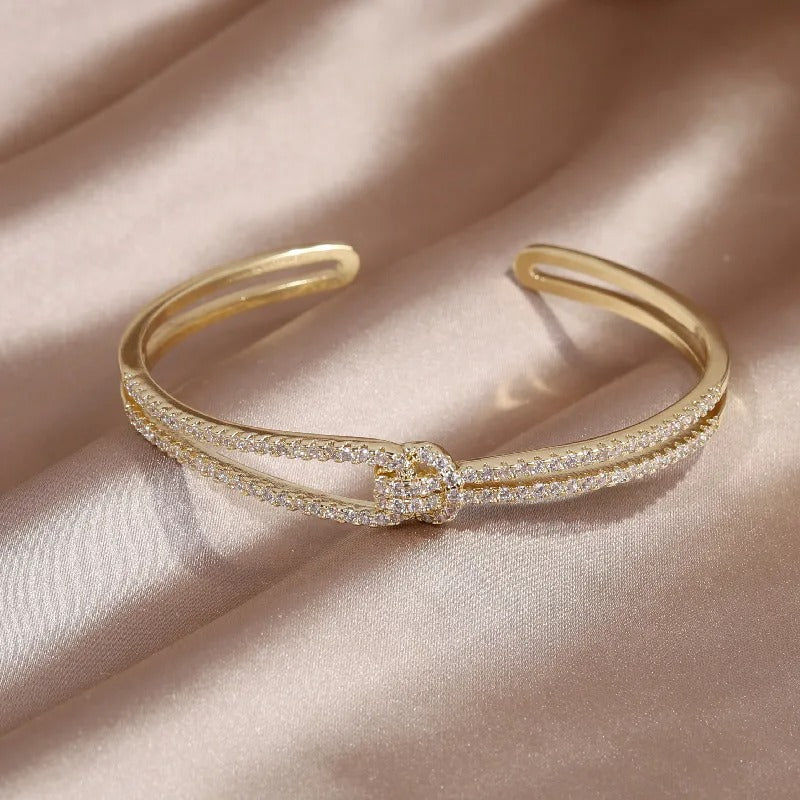 Carmiora - Knotfinity Zirkonium-Armband