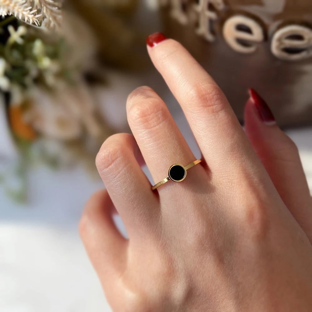 Carmiora - Einzigartiger Schwarzem Stein Ring