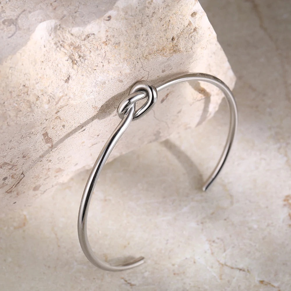 Carmiora - Elegantes Gedrehtes Armband
