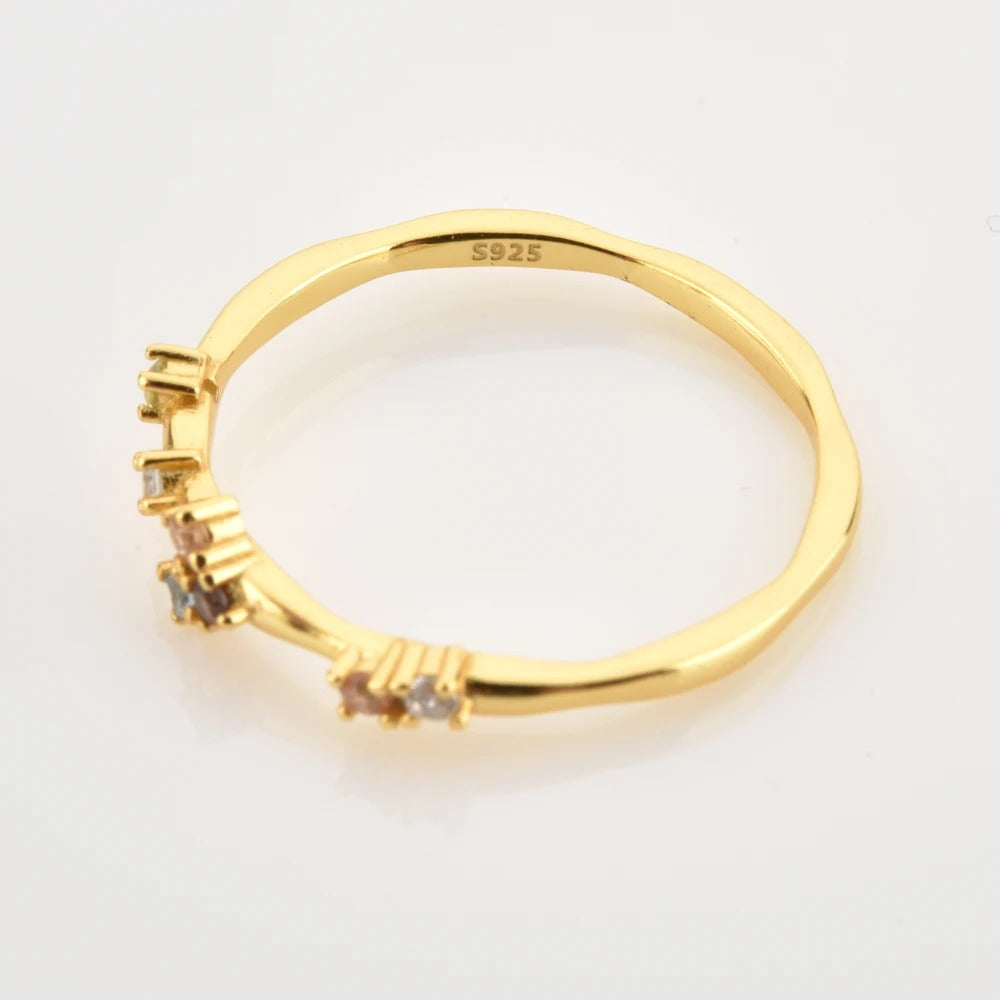 Chavri - Bezaubernder Zirkonia-Charm-Ring