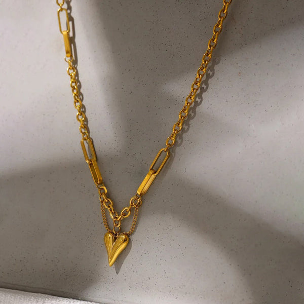 Romantische Halskette mit Herzanhänger für Damen