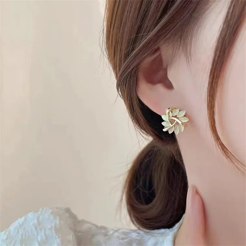 Carmiora - Elegante Opalblüten-Ohrringe