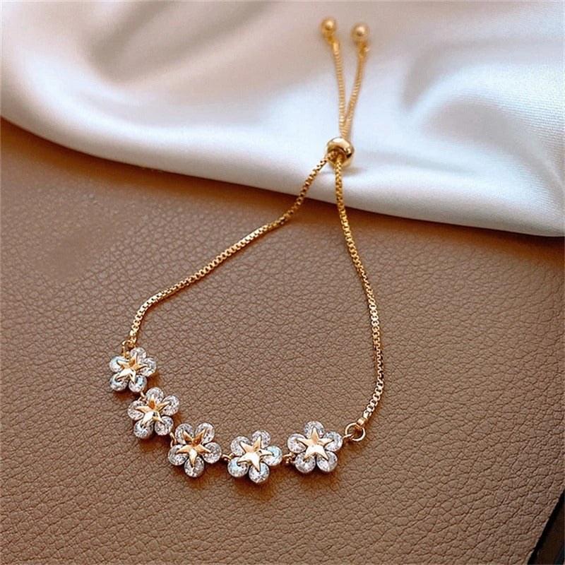 Carmiora - Kristall Gänseblümchen Blumenarmband