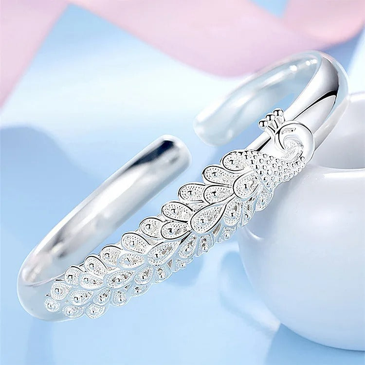Carmiora - Pfau-Inspiration Offenes Armband