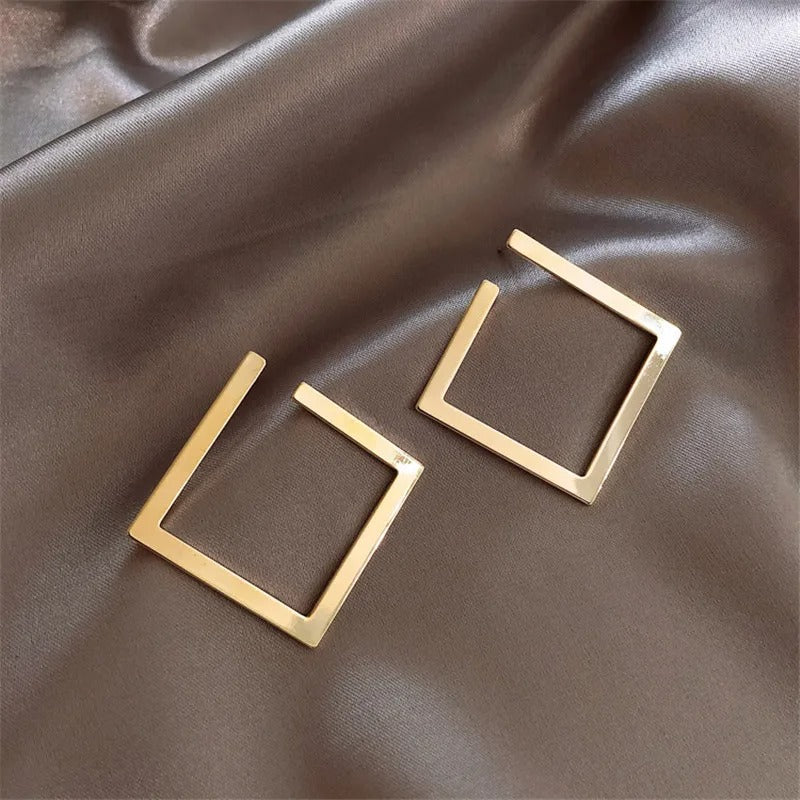 Carmiora - Schicke quadratische minimalistische Ohrringe