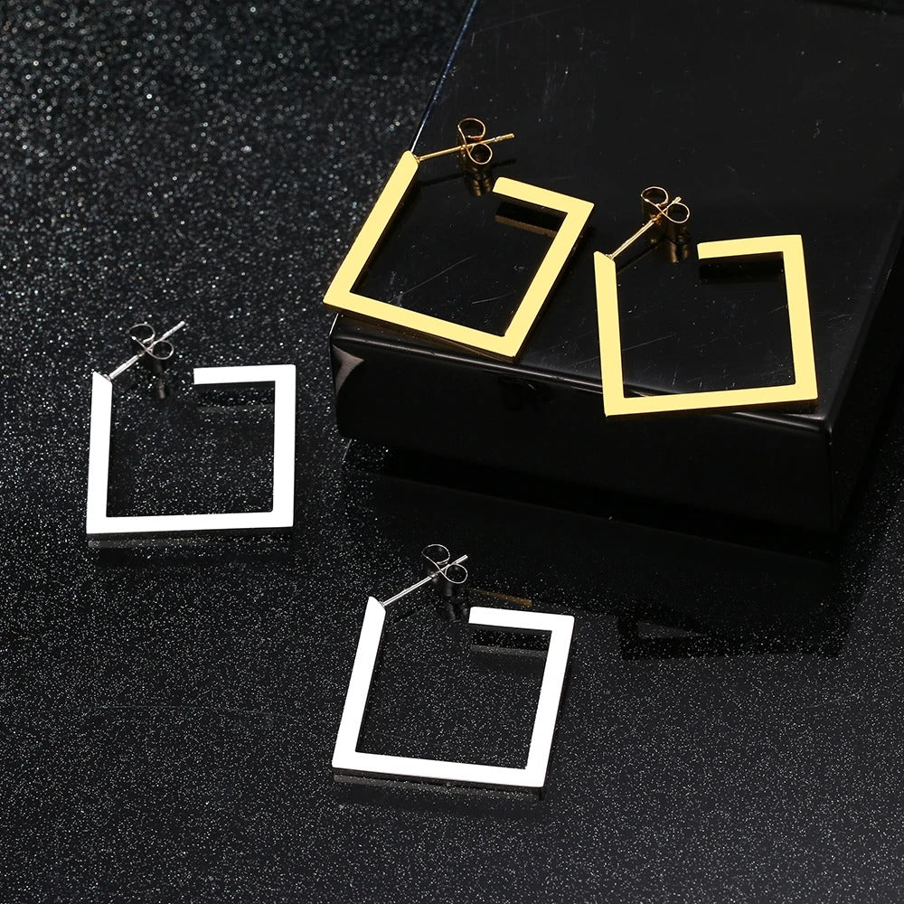Carmiora - Schicke quadratische minimalistische Ohrringe