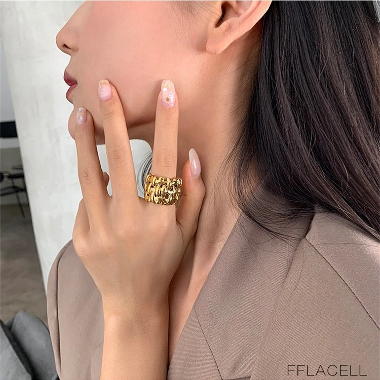 Carmiora - Dicker geflochtener Ring