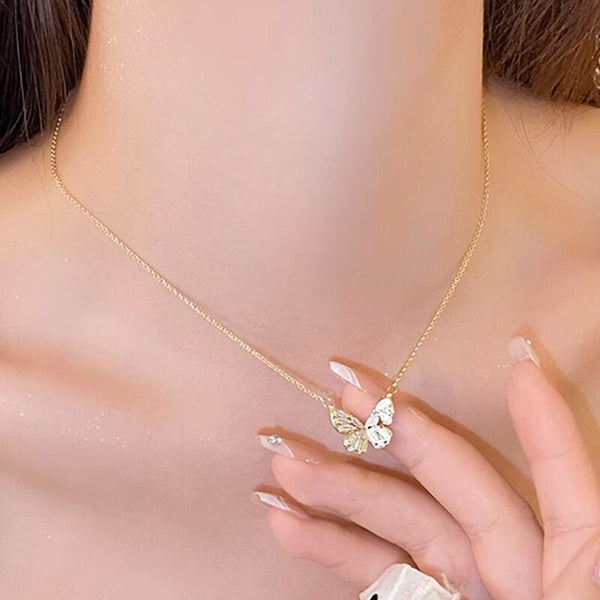 Wunderschöne asymmetrische Halskette mit Schmetterlingsflügel-Anhänger