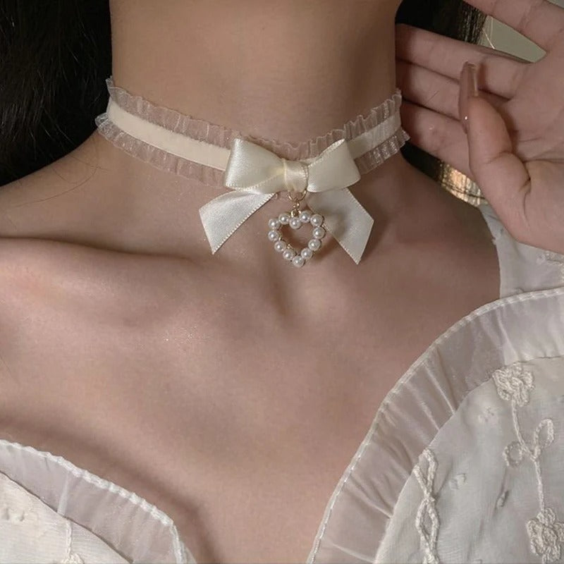 Chavri - Spitze Herz-Halskette