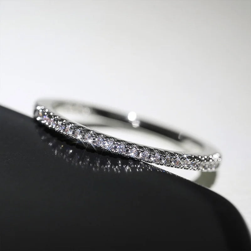 Carmiora - Brillanter Zirkonia-Ring