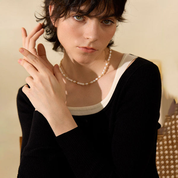 Zarte Perlenkette für Damen