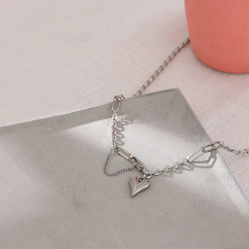 Romantische Halskette mit Herzanhänger für Damen