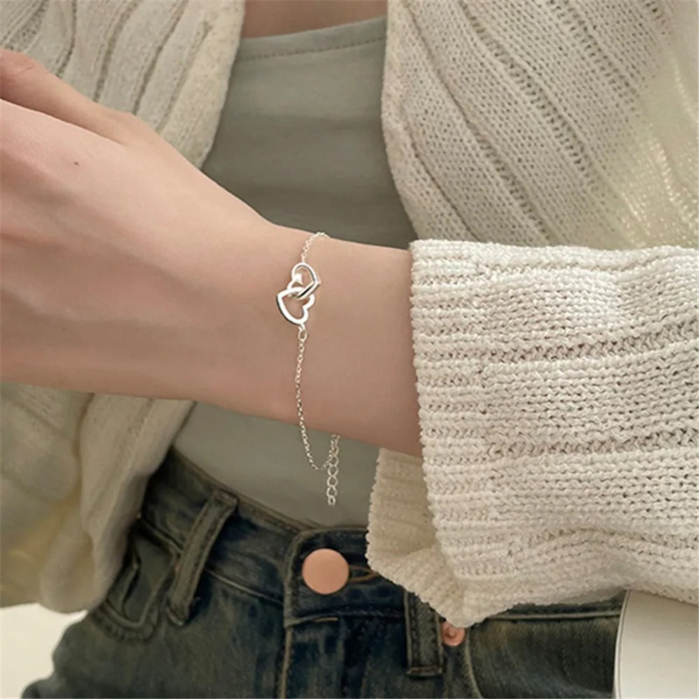 Carmiora - Interlock Hearts Armband