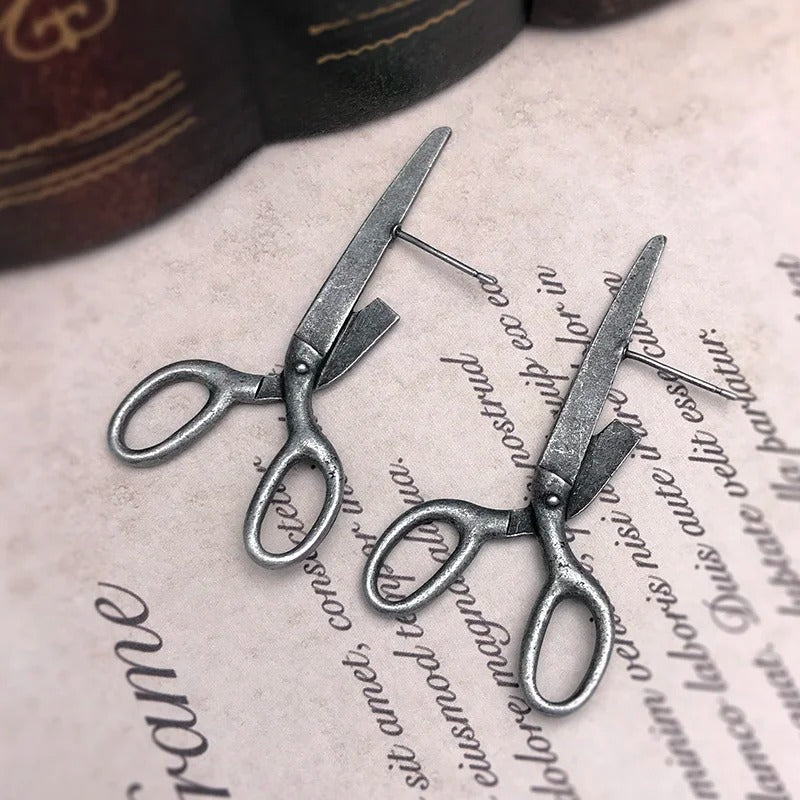Carmiora - Zeitlose Gothic-Ohrstecker