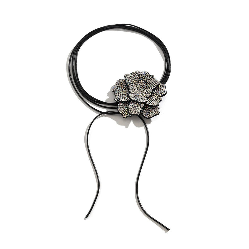 Chavri - Strass-Rosen-Kropfband