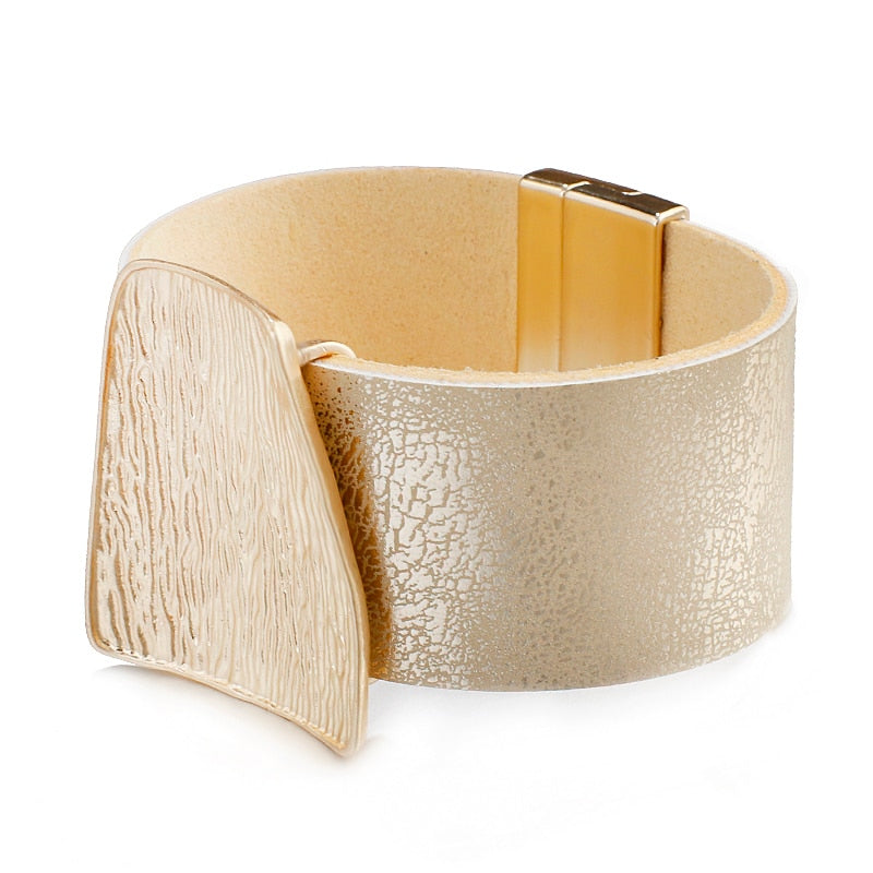 Minimalistische Armbänder mit breiter Wickelschnalle