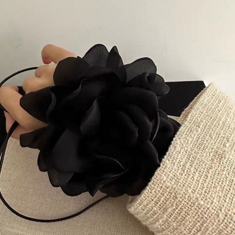 Übergroße Halskette mit Rosenblüten-Anhänger für Damen