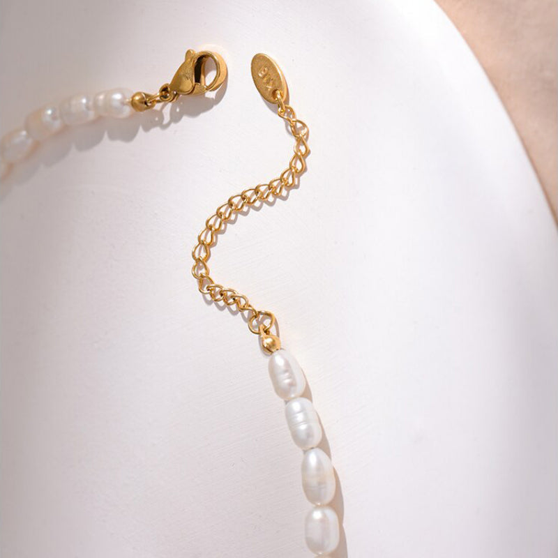 Halskette mit natürlicher Süßwasserperle und Herzanhänger