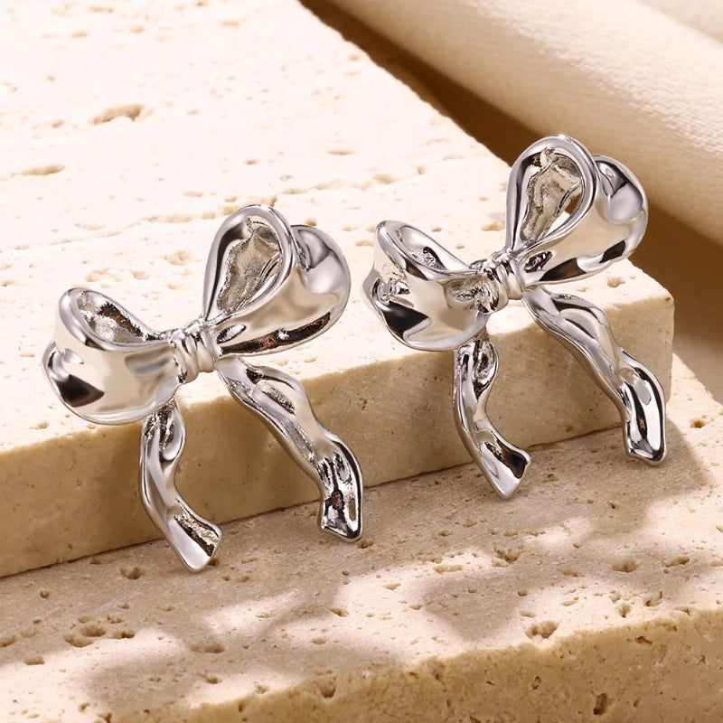 Elegante und modische Ohrstecker mit Schleife für Damen