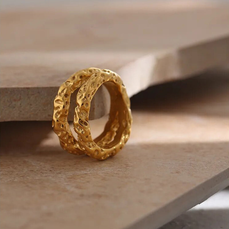 Fabelhafte strukturierte Ringe aus Edelstahl