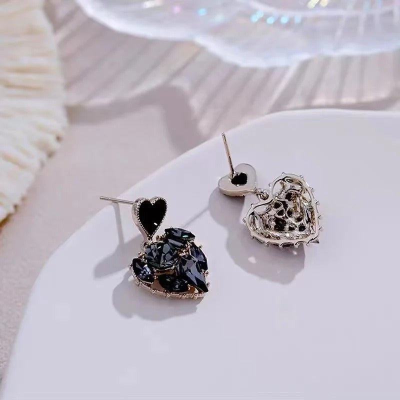 Carmiora - Bedazzled Strass-Love-Ohrringe