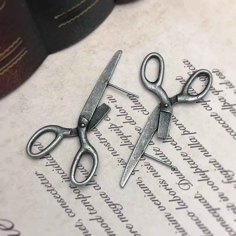 Carmiora - Zeitlose Gothic-Ohrstecker
