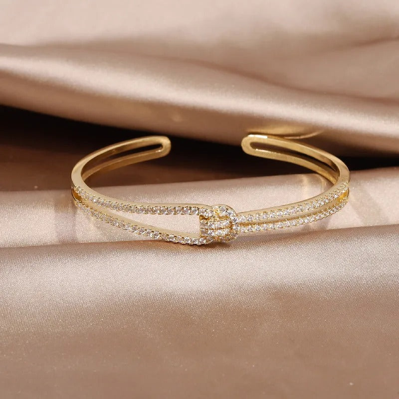 Carmiora - Knotfinity Zirkonium-Armband
