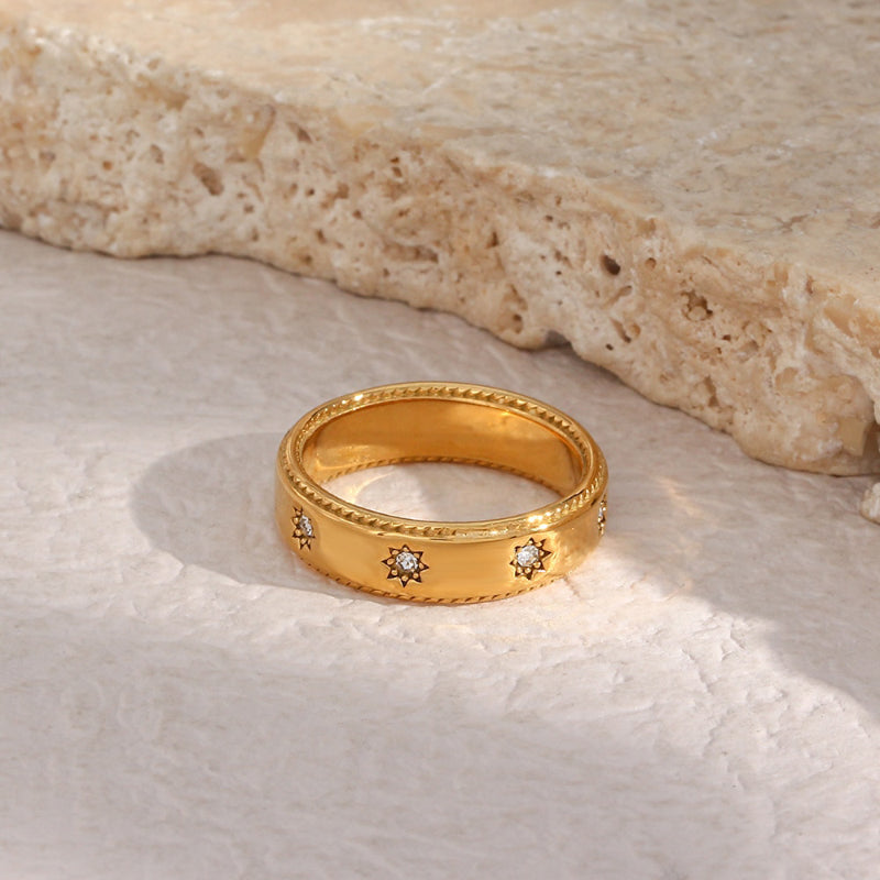 Edelstahlring mit Sonnenstrahlen-Strass
