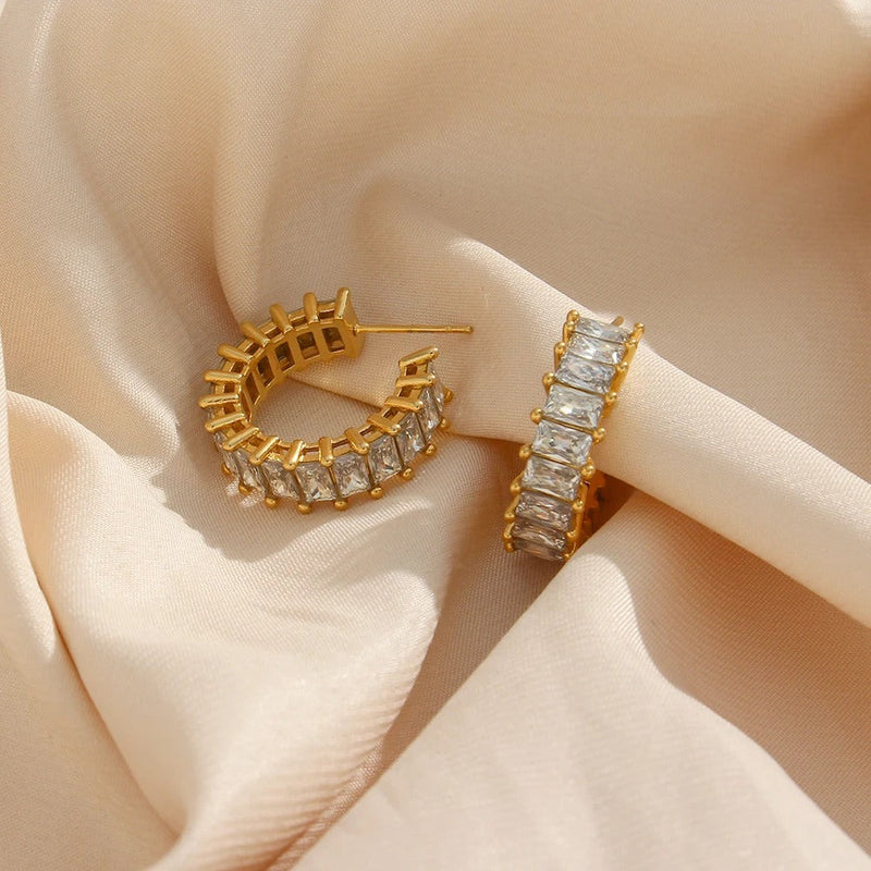 Carmiora - Glitzernde Zirkonia Glamour-Ohrringe