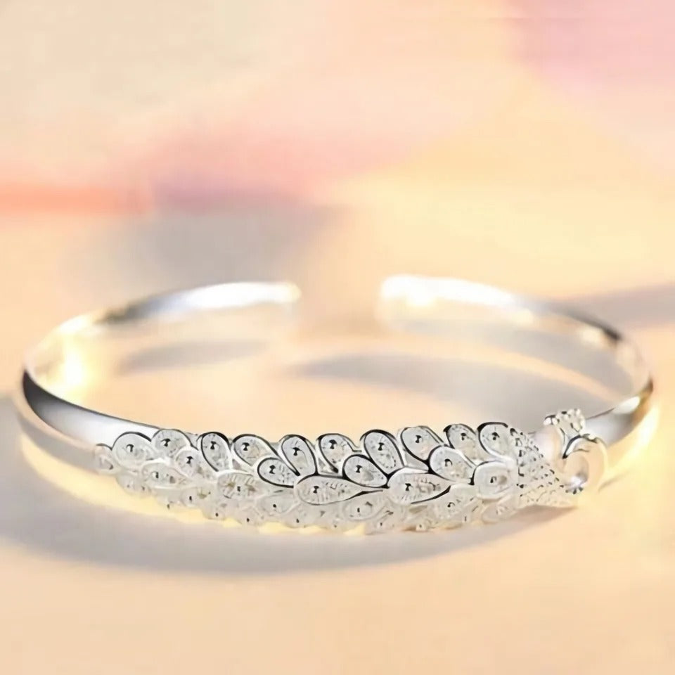 Carmiora - Pfau-Inspiration Offenes Armband