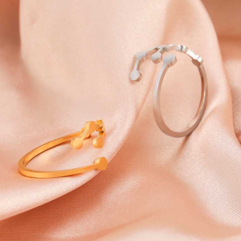 Minimalistische verstellbare Ringe aus Edelstahl mit Sternbild