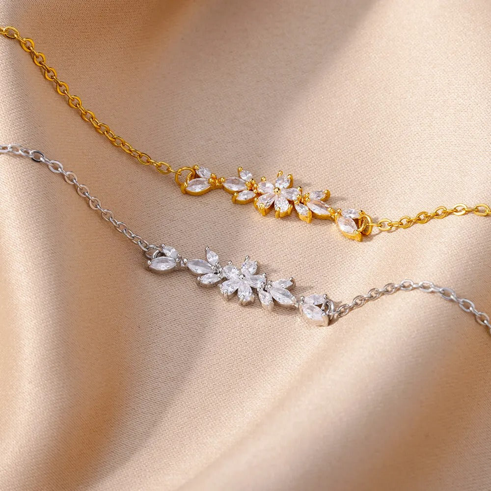 Carmiora - Zirkonia-Blumenarmband