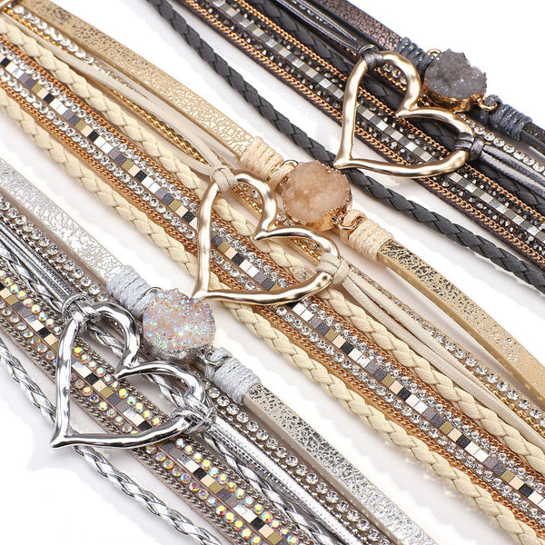 Mehrlagige Perlenarmbänder mit Herz-Akzent für den Sommer