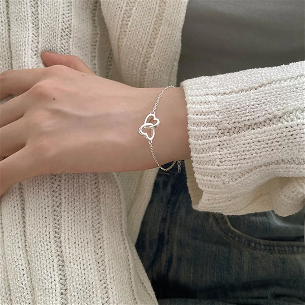 Carmiora - Interlock Hearts Armband