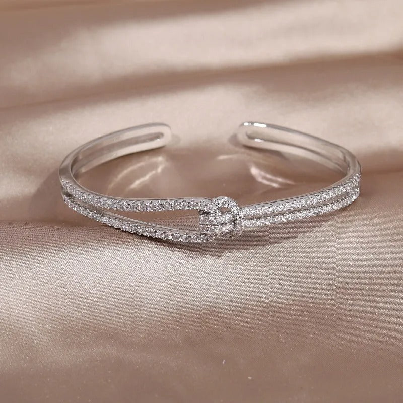 Carmiora - Knotfinity Zirkonium-Armband