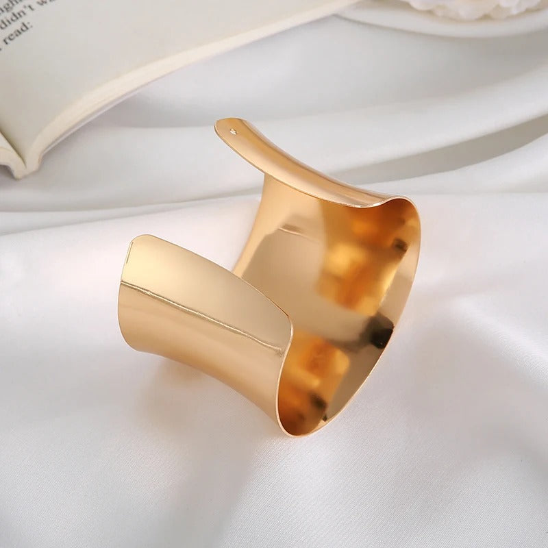 Carmiora - Boho Breites Manschettenarmband