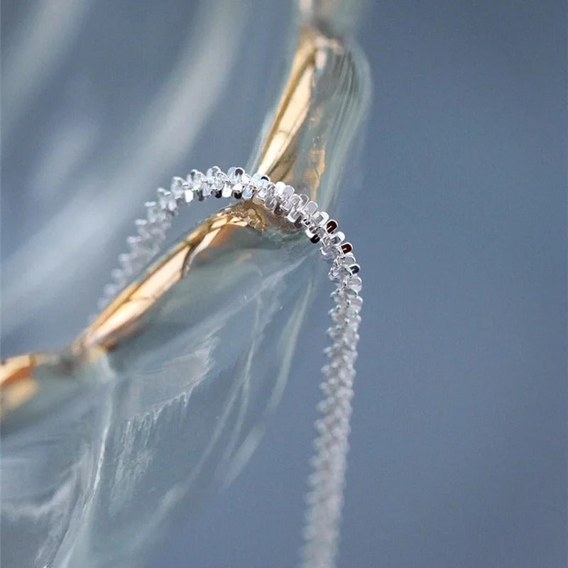 Carmiora - Schimmernde Gypsophila-Armspange