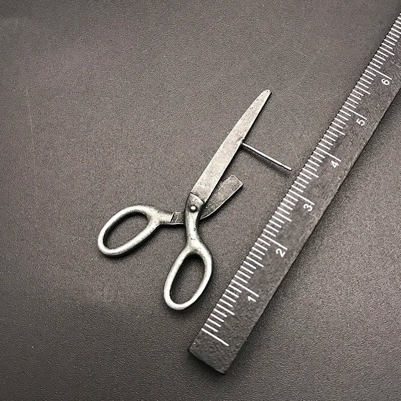 Carmiora - Zeitlose Gothic-Ohrstecker